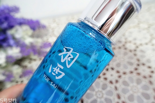 爽膚水和化妝水有什么區(qū)別 不同膚質選用指南