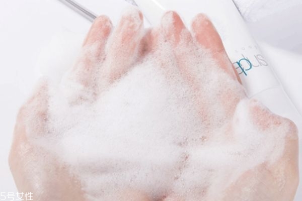 一瓶洗面奶可以用多久 洗面奶用多久最合適