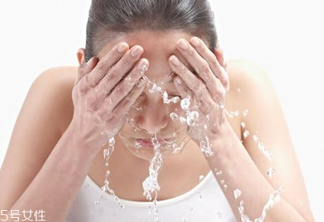 敏感肌可以用水楊酸嗎？水楊酸適合敏感肌嗎？