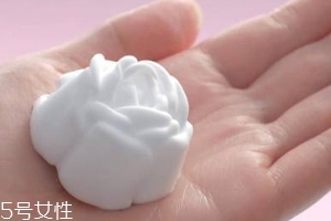 泡沫洗面奶可以帶上飛機(jī)嗎？可以帶上飛機(jī)但有容積限制