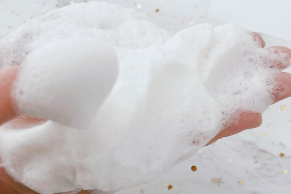 【綠茶洗面奶oem生產(chǎn)工廠】奧蓓斯綠茶洗面奶適合油皮嗎?油皮就愛它!