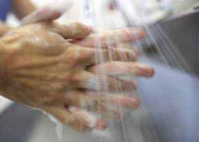 【男士洗面奶oem代加工廠家】男士洗臉這幾個誤區(qū)不要踩