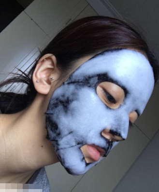 【黑面膜oem代加工廠家】黑面膜材質(zhì)哪種最好?備長炭是極品